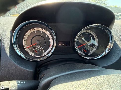 Used 2018 Dodge Grand Caravan SXT FWD image 8