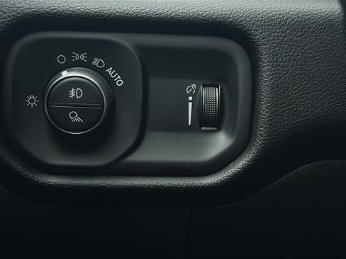 Used 2024 RAM 2500 Big Horn image 38