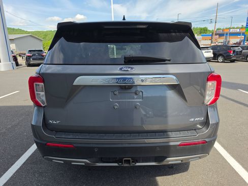 Used 2023 Ford Explorer XLT w/ Equipment Group 202A AWD/4WD image 4