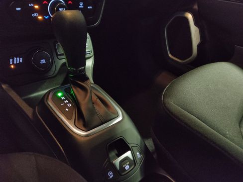 Used 2020 Jeep Renegade Latitude w/ Popular Equipment Group AWD/4WD image 26