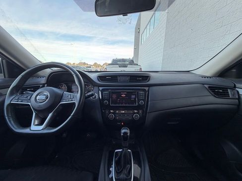 Used 2018 Nissan Rogue SV image 24