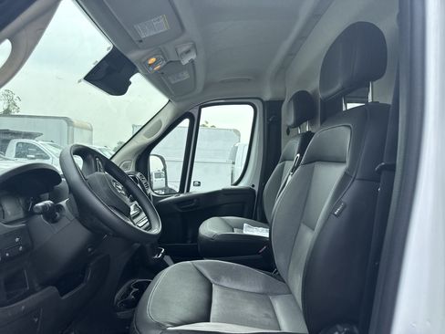 Used 2025 RAM ProMaster 2500 w/ Convenience Group FWD image 11