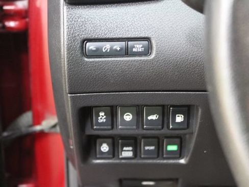 Used 2020 Nissan Rogue SV AWD/4WD image 15