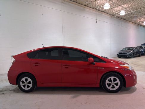 Used 2014 Toyota Prius Two image 2