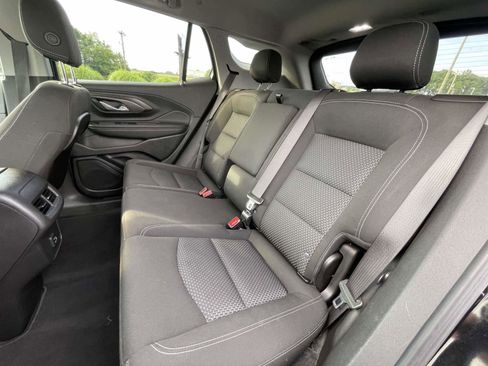 Used 2024 GMC Terrain SLE FWD image 12