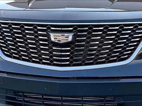 Used 2021 Cadillac XT4 Premium Luxury w/ Cold Weather Package AWD/4WD image 38