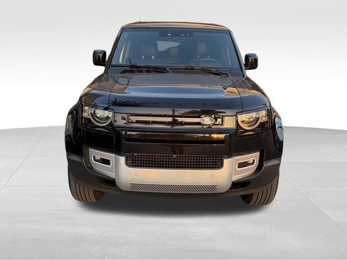 Used 2024 Land Rover Defender 110 S image 2