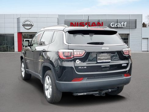 Used 2018 Jeep Compass Latitude w/ Popular Equipment Group AWD/4WD image 4
