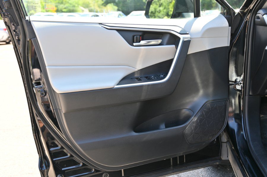 Used 2019 Toyota RAV4 XLE AWD/4WD image 22