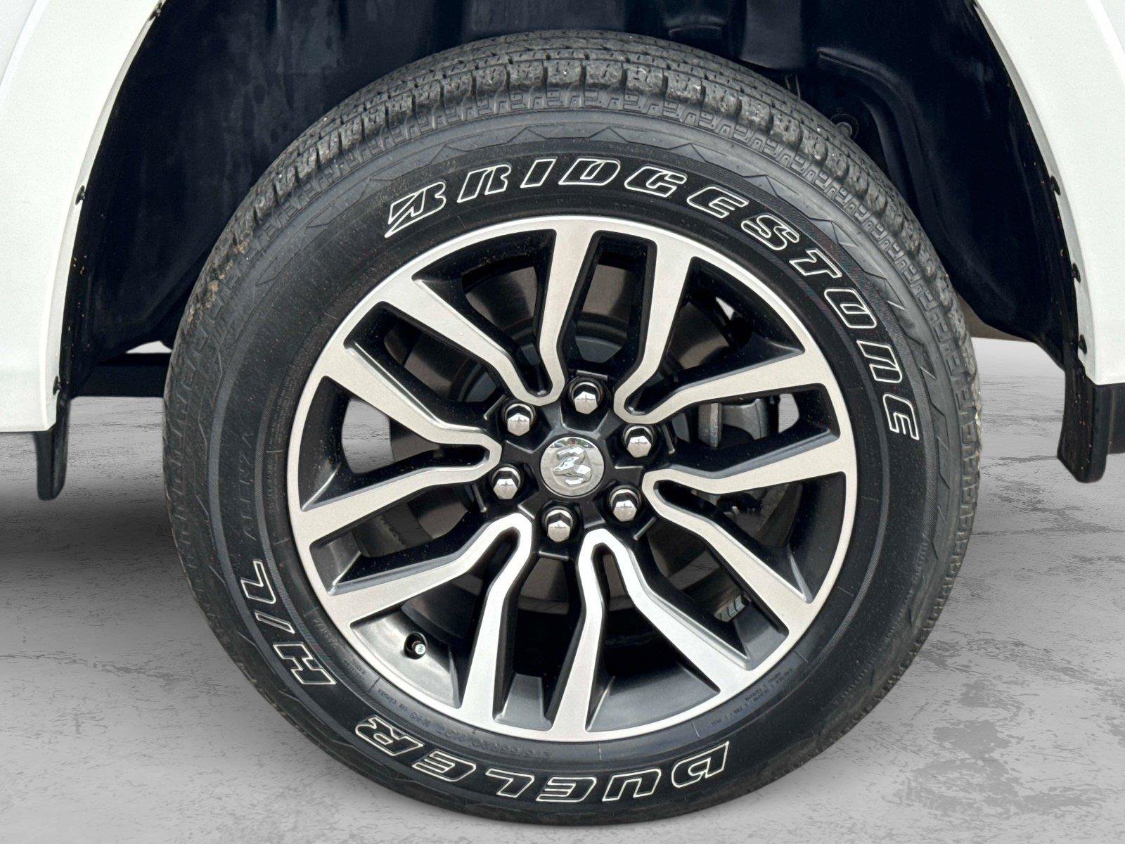 Used 2025 RAM 1500 Limited AWD/4WD image 9
