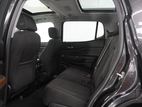 Used 2018 GMC Acadia SLE AWD/4WD image 18