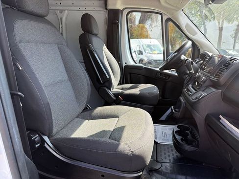 Used 2023 RAM ProMaster 2500 FWD image 9