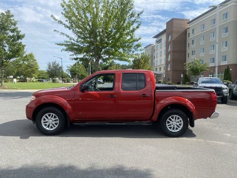 Used 2017 Nissan Frontier SV AWD/4WD image 8