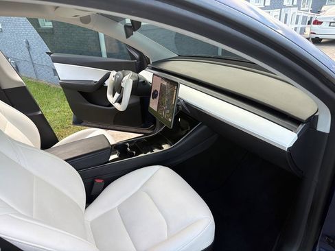 Used 2021 Tesla Model Y Long Range AWD/4WD image 15