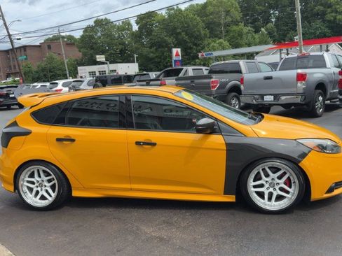 Used 2013 Ford Focus ST FWD image 4