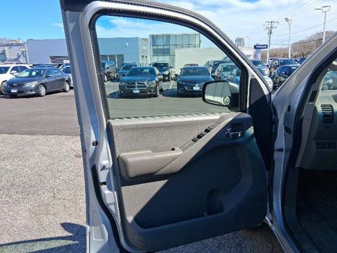 Used 2006 Nissan Frontier SE w/ (P01) Power Pkg image 16