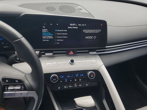 Used 2022 Hyundai Elantra Limited image 24