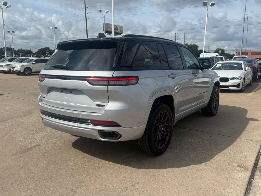 Used 2025 Jeep Grand Cherokee Summit w/ Obsidian Package AWD/4WD image 7