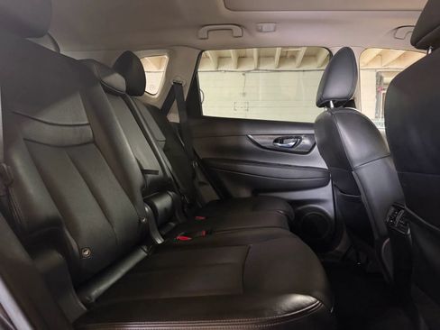 Used 2018 Nissan Rogue SL w/ Premium Package AWD/4WD image 11