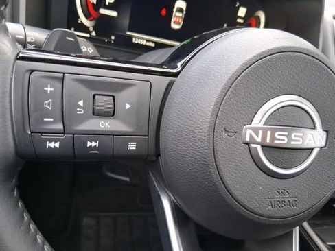 Used 2024 Nissan Rogue Platinum image 11