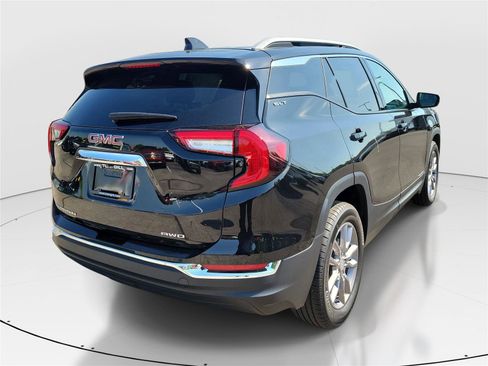 Used 2024 GMC Terrain SLT AWD/4WD image 4