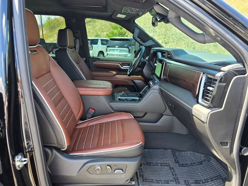 Certified 2025 GMC Sierra 2500 Denali Ultimate AWD/4WD image 33