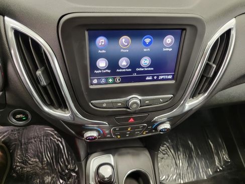 Used 2020 Chevrolet Equinox LT image 8