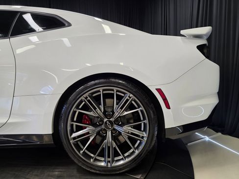 Used 2021 Chevrolet Camaro ZL1 RWD image 49