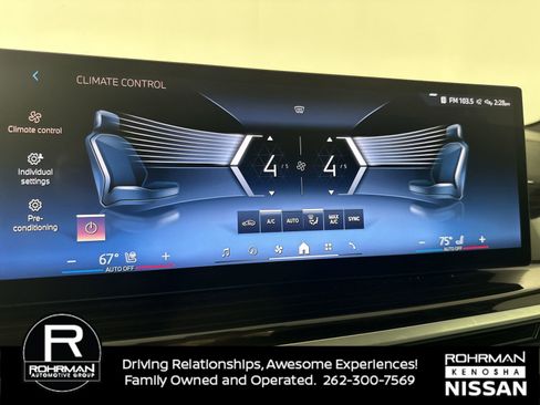 Used 2024 BMW X5 xDrive50e image 9