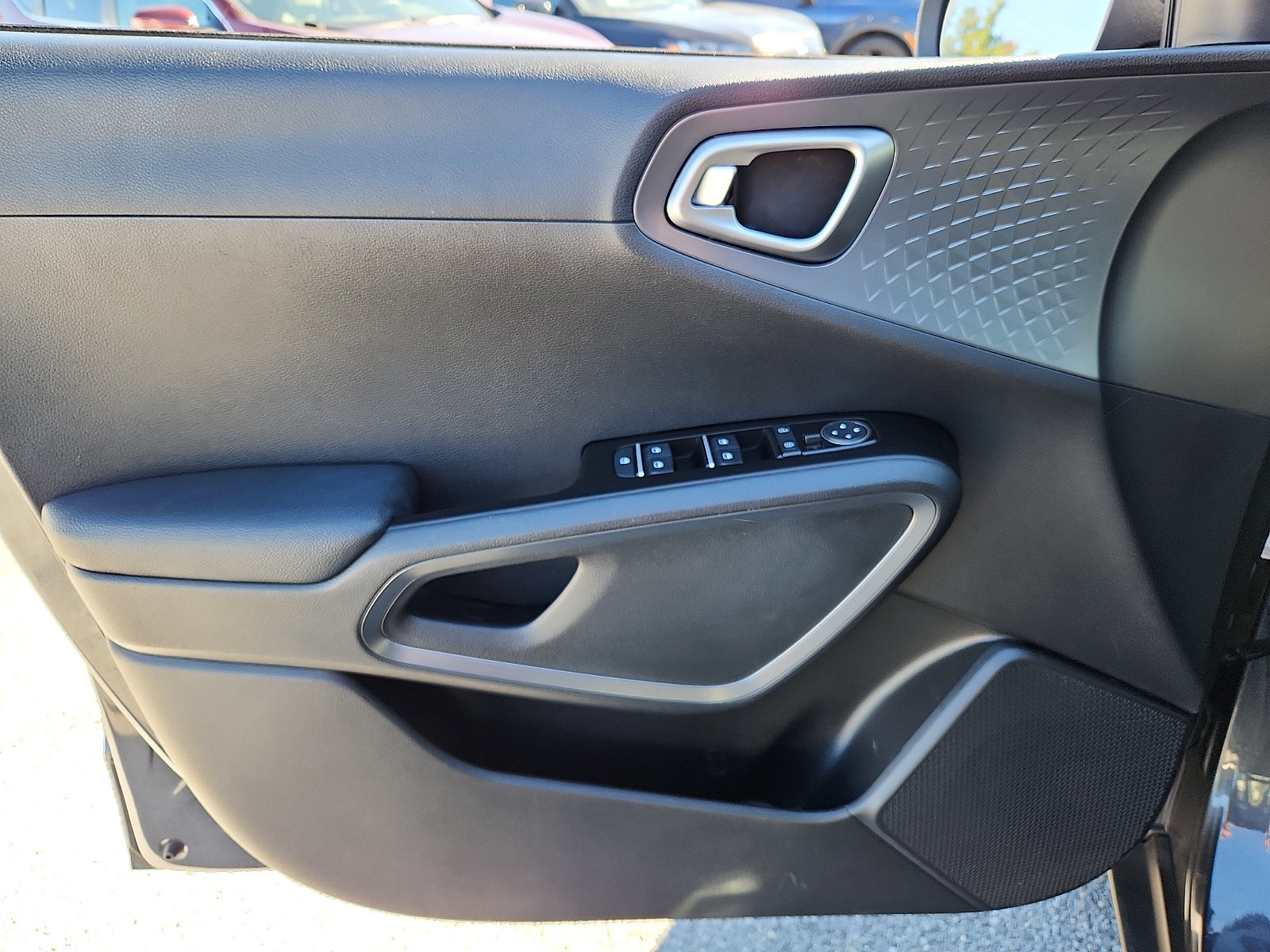 Used 2020 Kia Soul S FWD image 12