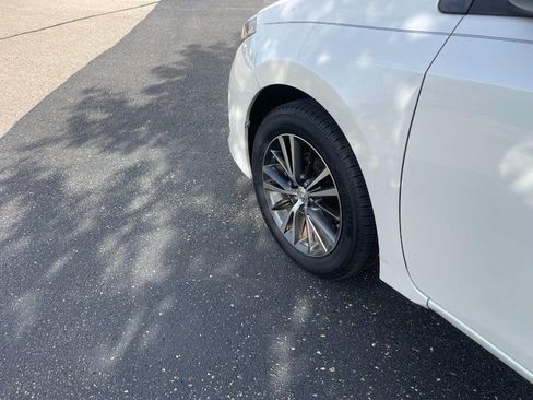 Used 2017 Toyota Corolla LE FWD image 5