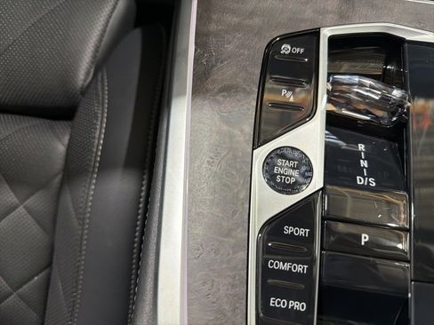 Used 2024 BMW X7 xDrive40i image 46