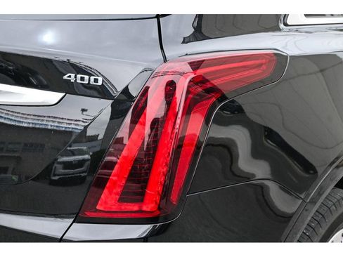 Used 2024 Cadillac XT5 Premium Luxury w/ Technology Package AWD/4WD image 9
