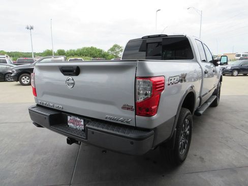 Used 2017 Nissan Titan PRO-4X image 7