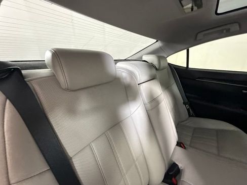 Used 2018 Lexus ES 350 w/ Luxury Package w/Wood Trim FWD image 28