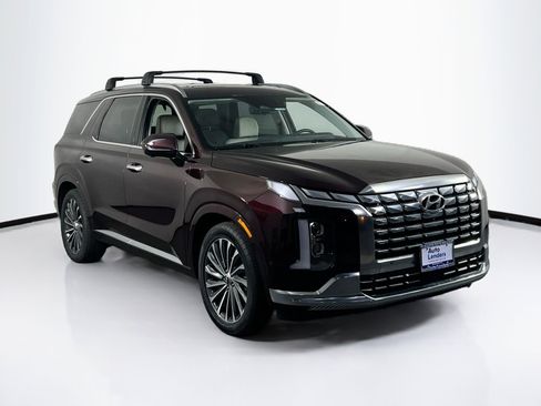 Used 2023 Hyundai Palisade Calligraphy image 3