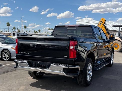 Used 2020 Chevrolet Silverado 1500 LTZ w/ LTZ Premium Package AWD/4WD image 11