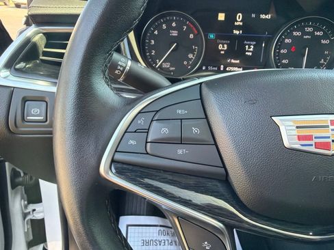 Used 2022 Cadillac XT5 Premium Luxury w/ Technology Package FWD image 25