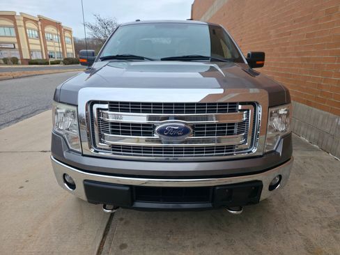Used 2014 Ford F150 XLT w/ XLT Chrome Package image 2