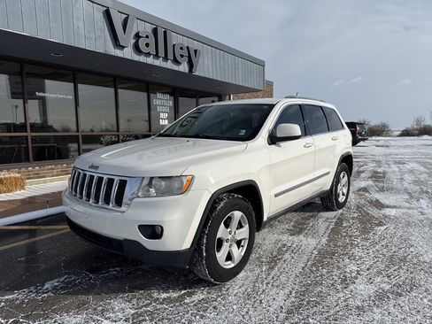 Used 2011 Jeep Grand Cherokee Laredo image 5
