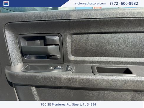 Used 2018 RAM 3500 Tradesman w/ Chrome Appearance Group RWD image 28