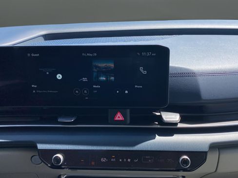 New 2026 Kia Carnival EX FWD image 14