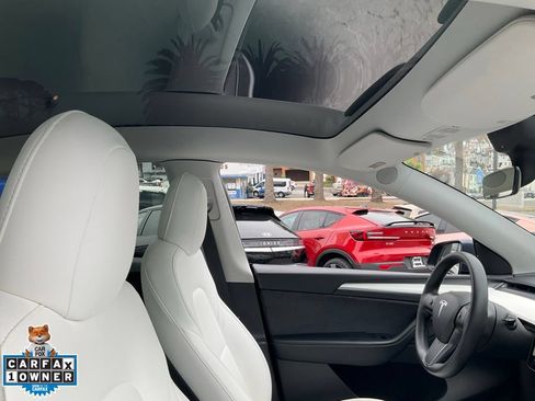 Used 2022 Tesla Model Y Long Range AWD/4WD image 65