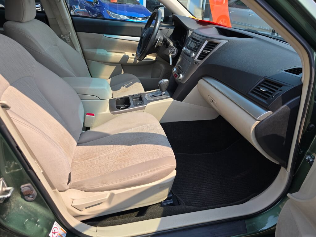 Used 2013 Subaru Outback 2.5i Premium w/ All-Weather Pkg AWD/4WD image 11