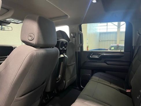 Used 2024 Chevrolet Silverado 2500 LT image 17