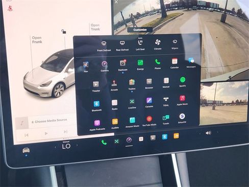 Used 2020 Tesla Model Y Long Range image 23