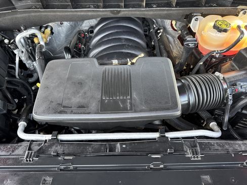 Used 2021 GMC Yukon SLT w/ SLT Premium Package image 34