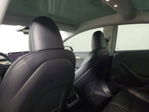 Used 2023 Tesla Model 3 Standard Range image 12