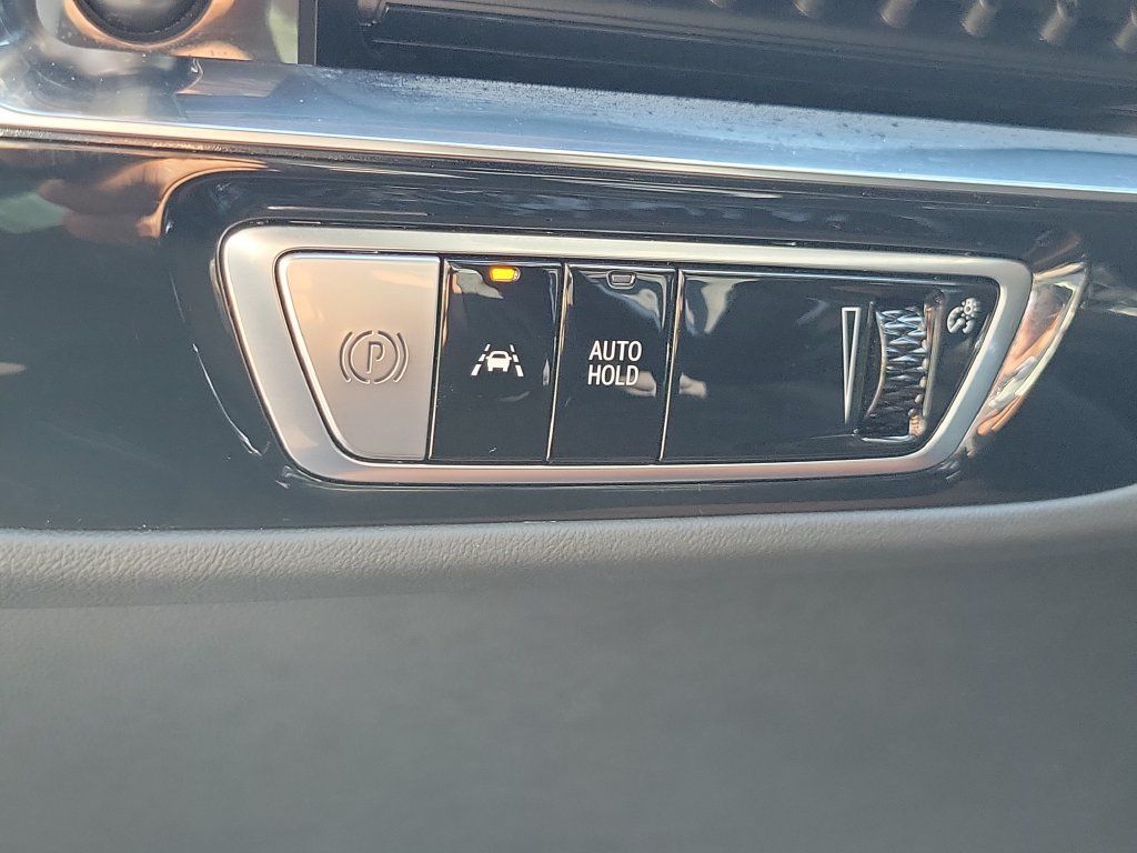 Used 2024 Cadillac Lyriq Tech RWD image 34