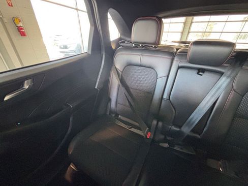 Used 2025 Ford Escape ST-Line image 40